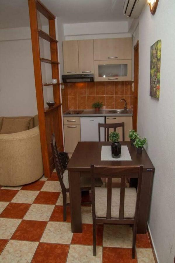 Apartmani Skver Sanja Herceg Novi Eksteriør bilde